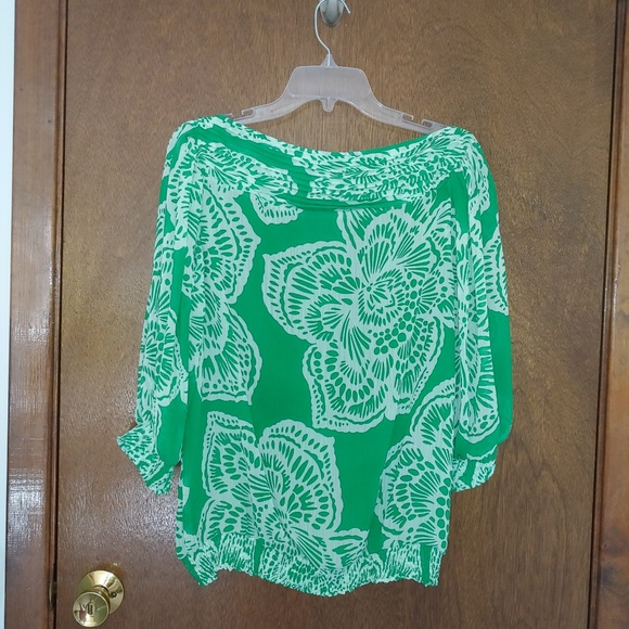 NWT BCBG Blouse Top Pleated Neck/Back w/Cut Outs - Picture 2 of 4